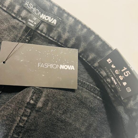 Fashion Nova Got A Secret V Front Straight Leg High Rise Jeans Size 18 NWT Gray - Picture 11 of 12
